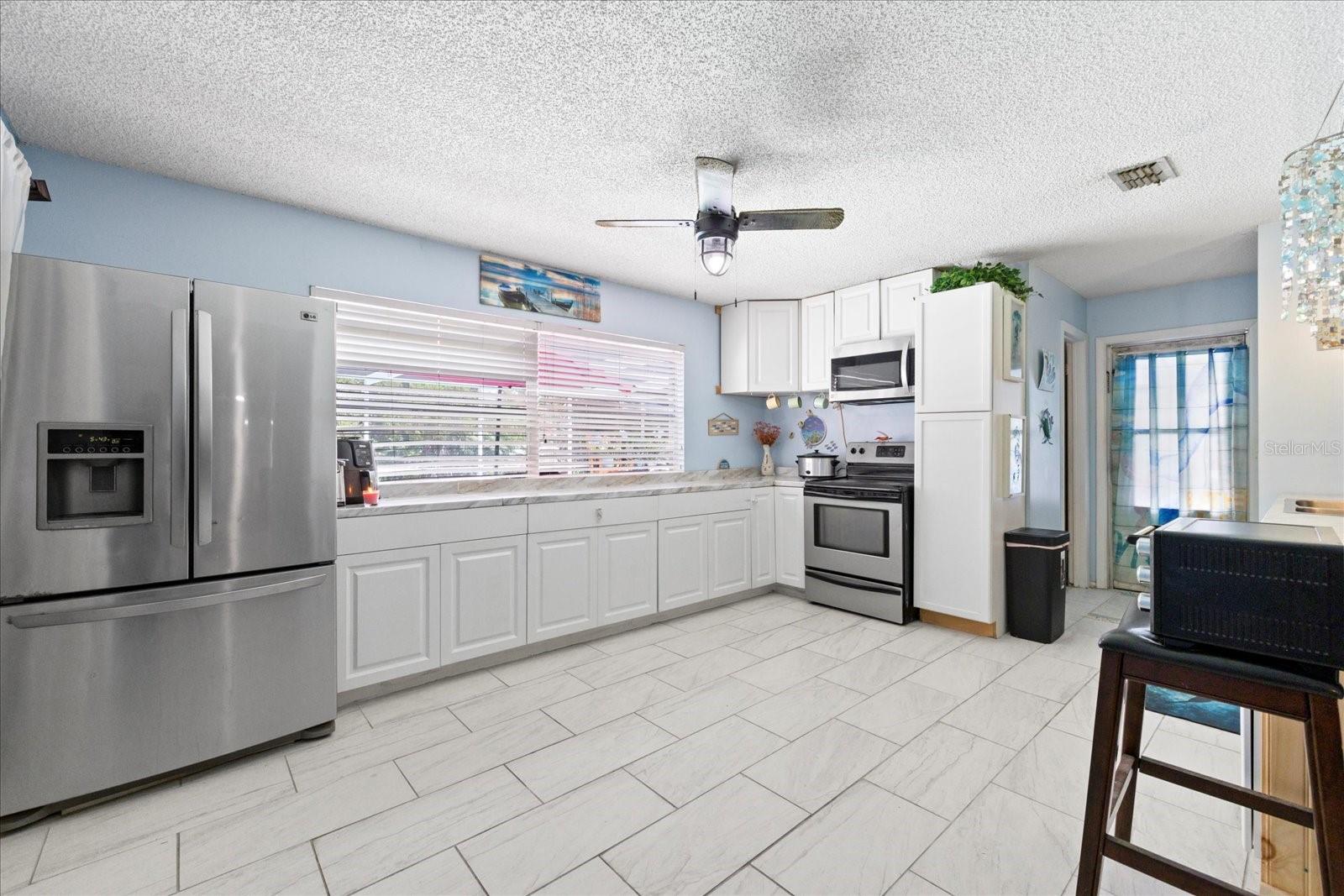 Image 22 of 35 For 2412 Mariner Boulevard