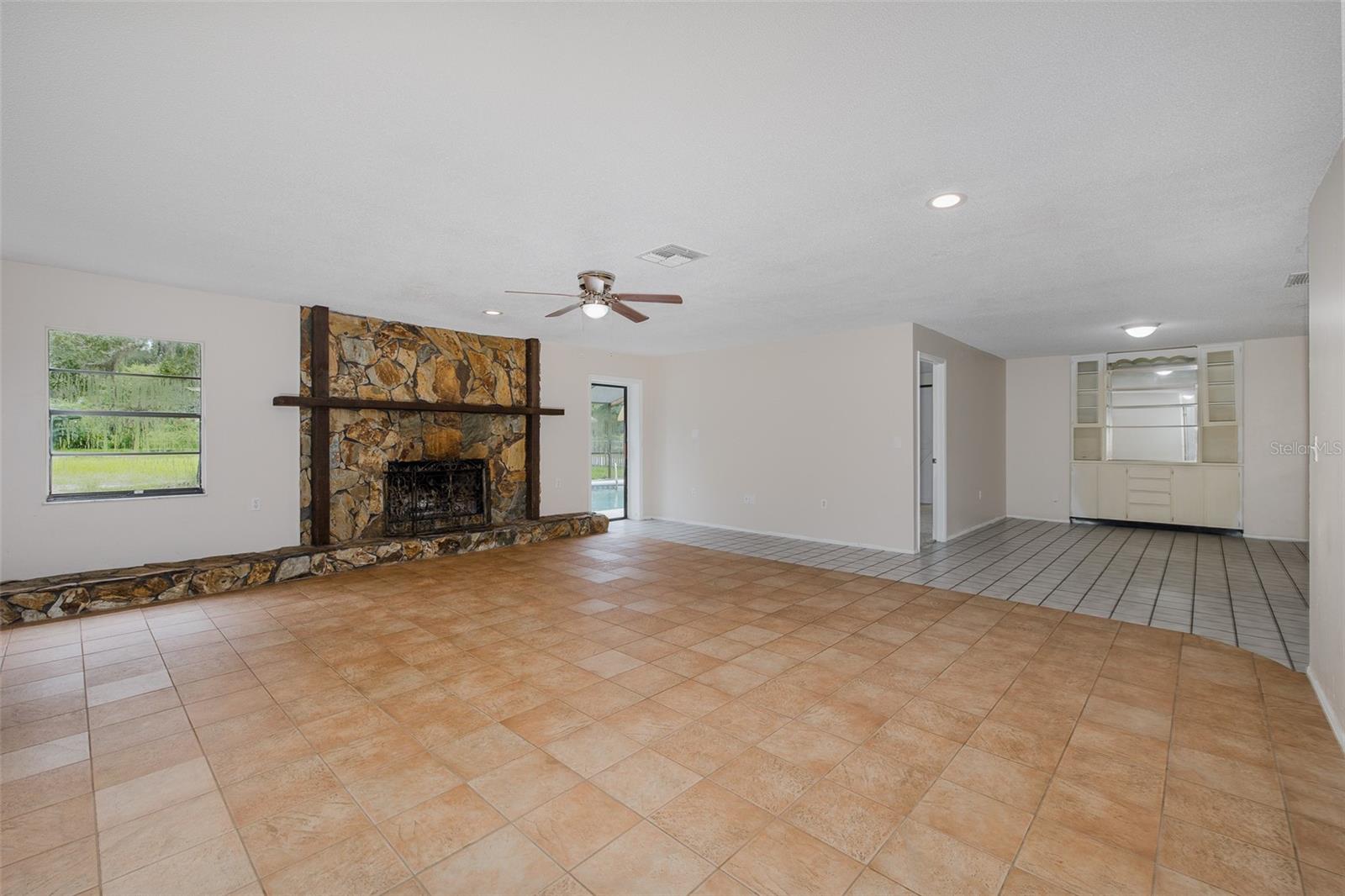 Image 30 of 81 For 9328 Fred Street