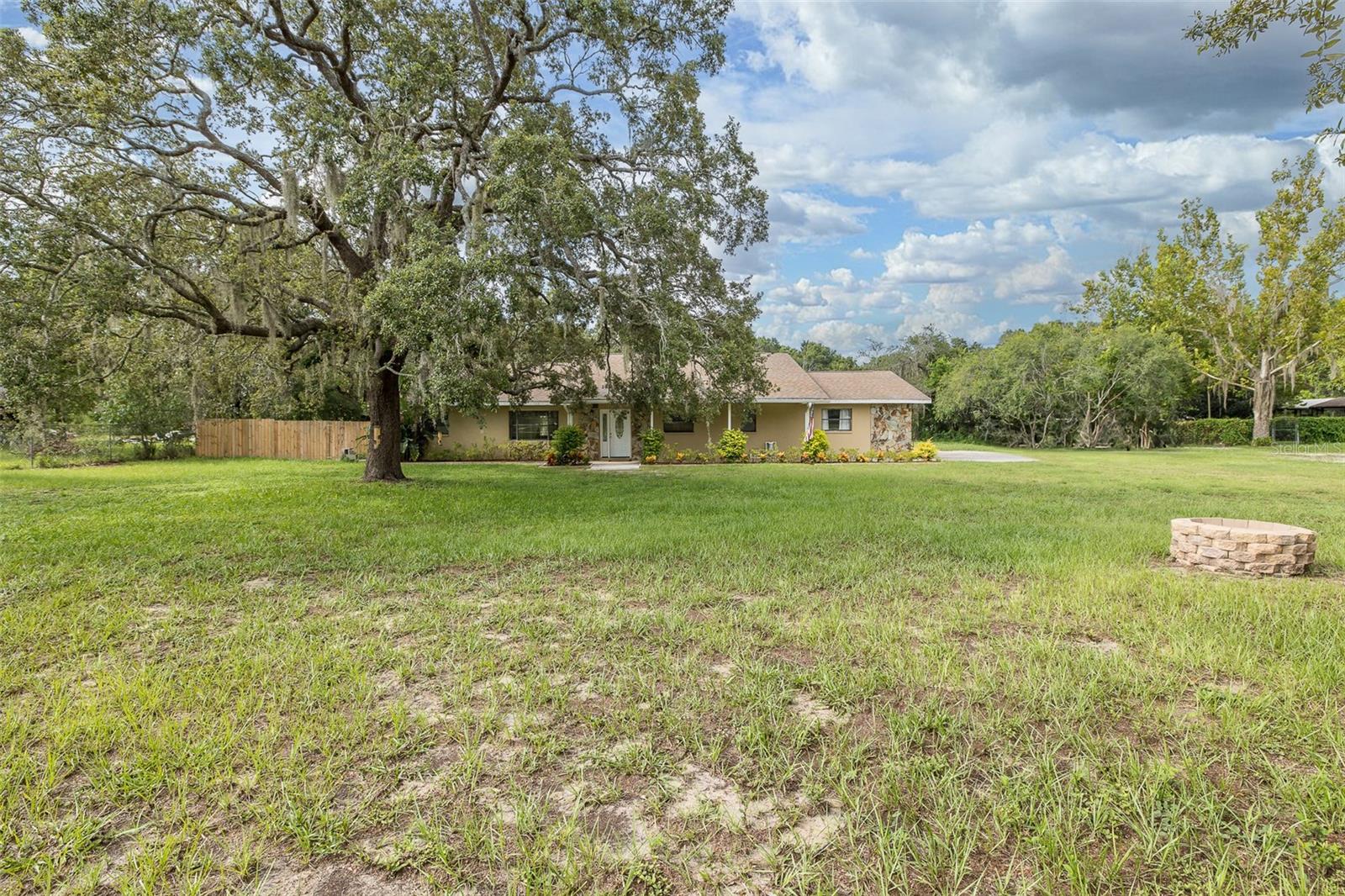 Image 4 of 81 For 9328 Fred Street
