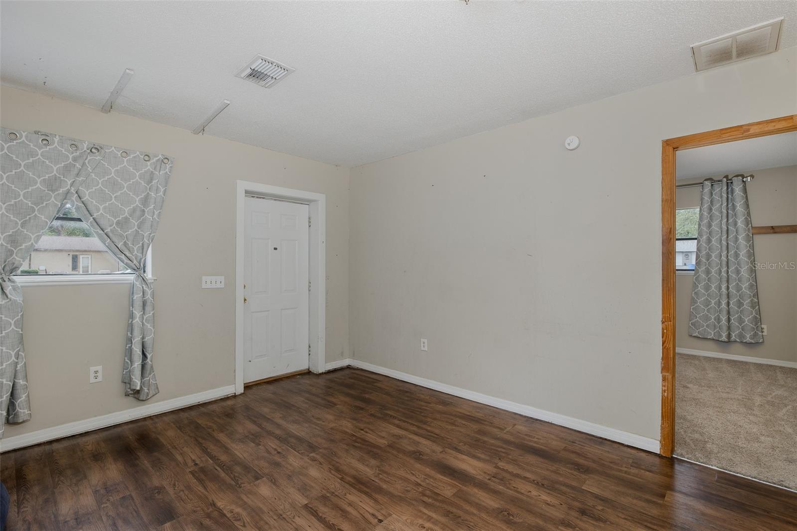 Image 61 of 81 For 9328 Fred Street