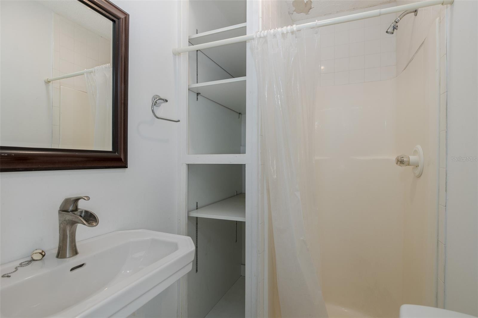 Image 62 of 81 For 9328 Fred Street