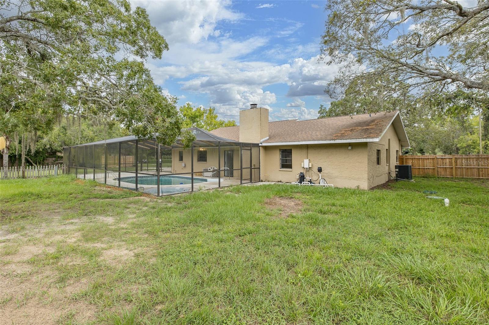 Image 7 of 81 For 9328 Fred Street