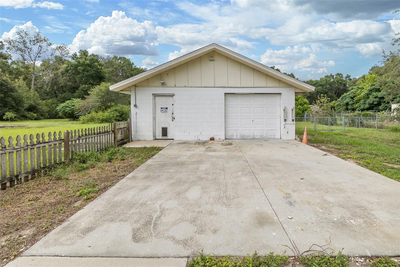 Image 70 of 81 For 9328 Fred Street