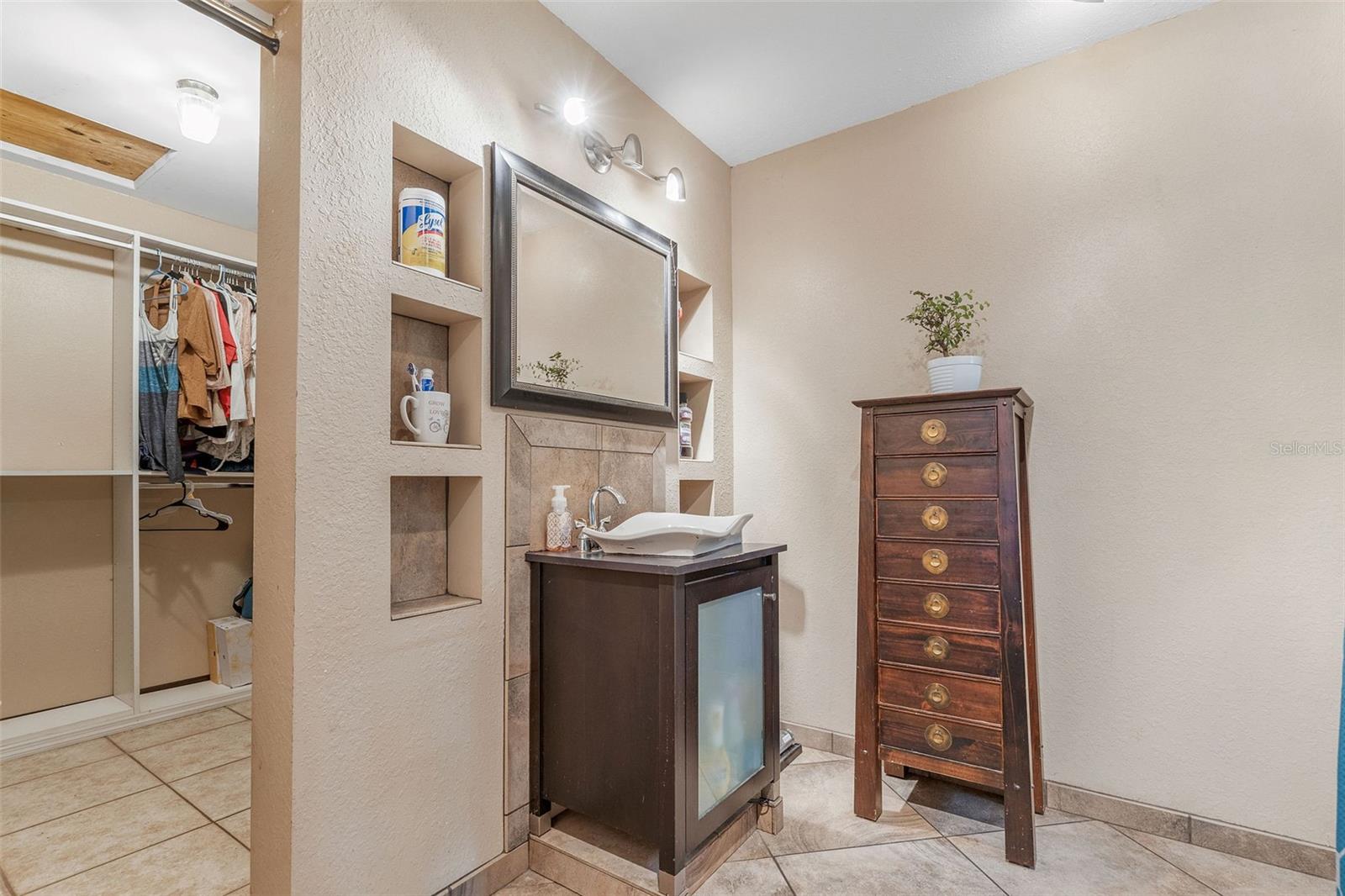 Listing photo id 10 for 34955 Blanton Road