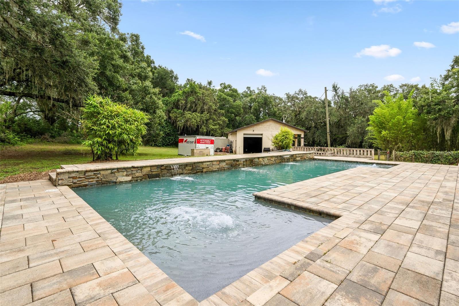 Listing photo id 13 for 34955 Blanton Road