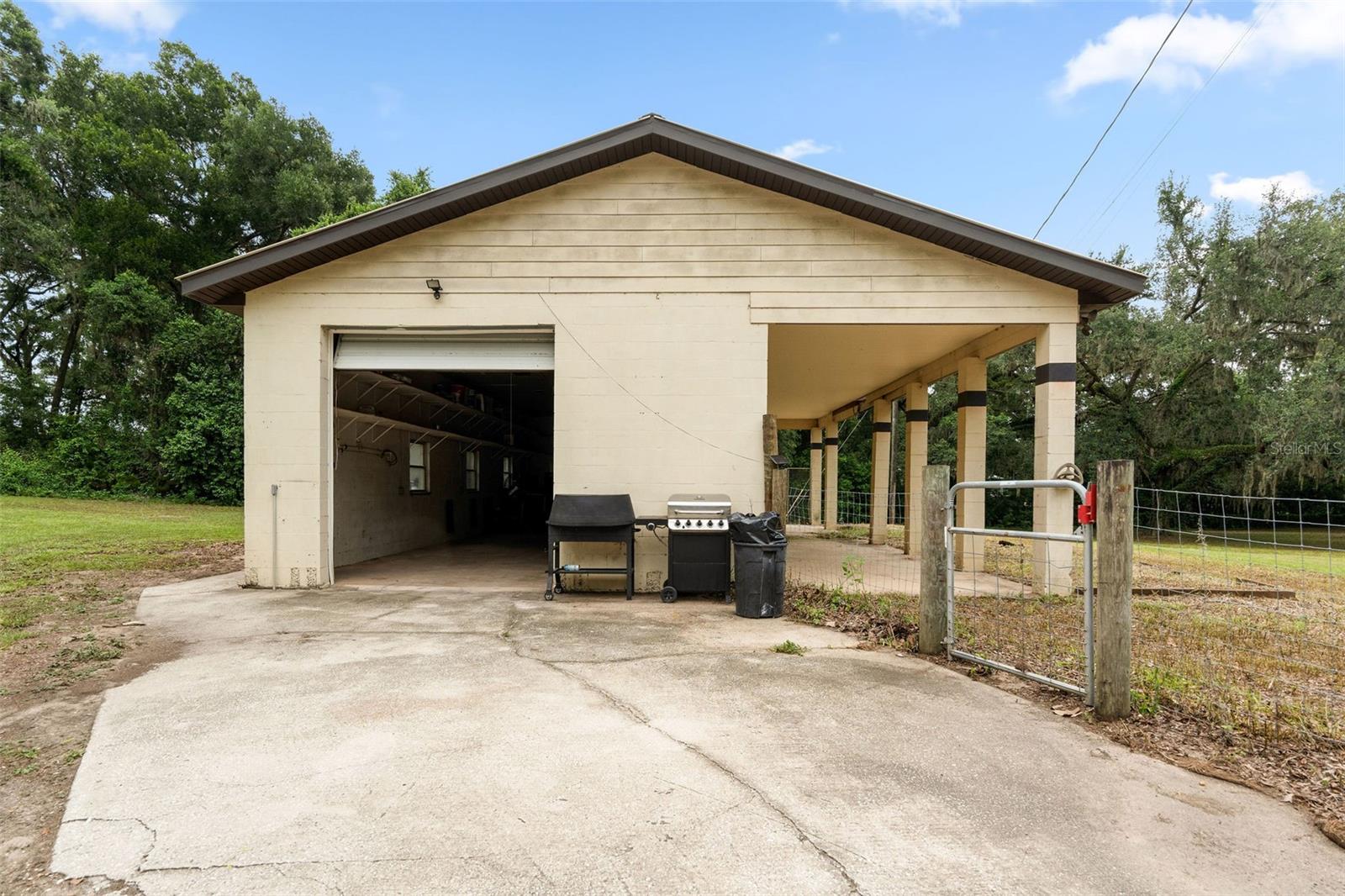 Listing photo id 17 for 34955 Blanton Road