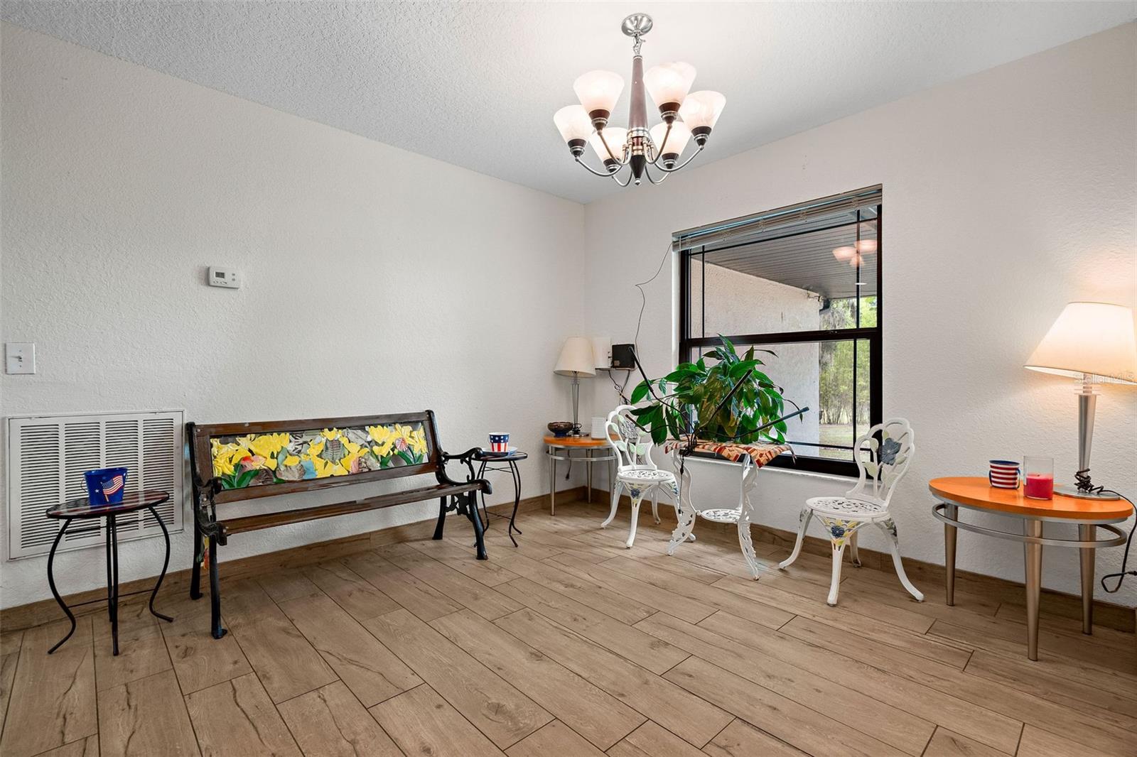Listing photo id 5 for 34955 Blanton Road