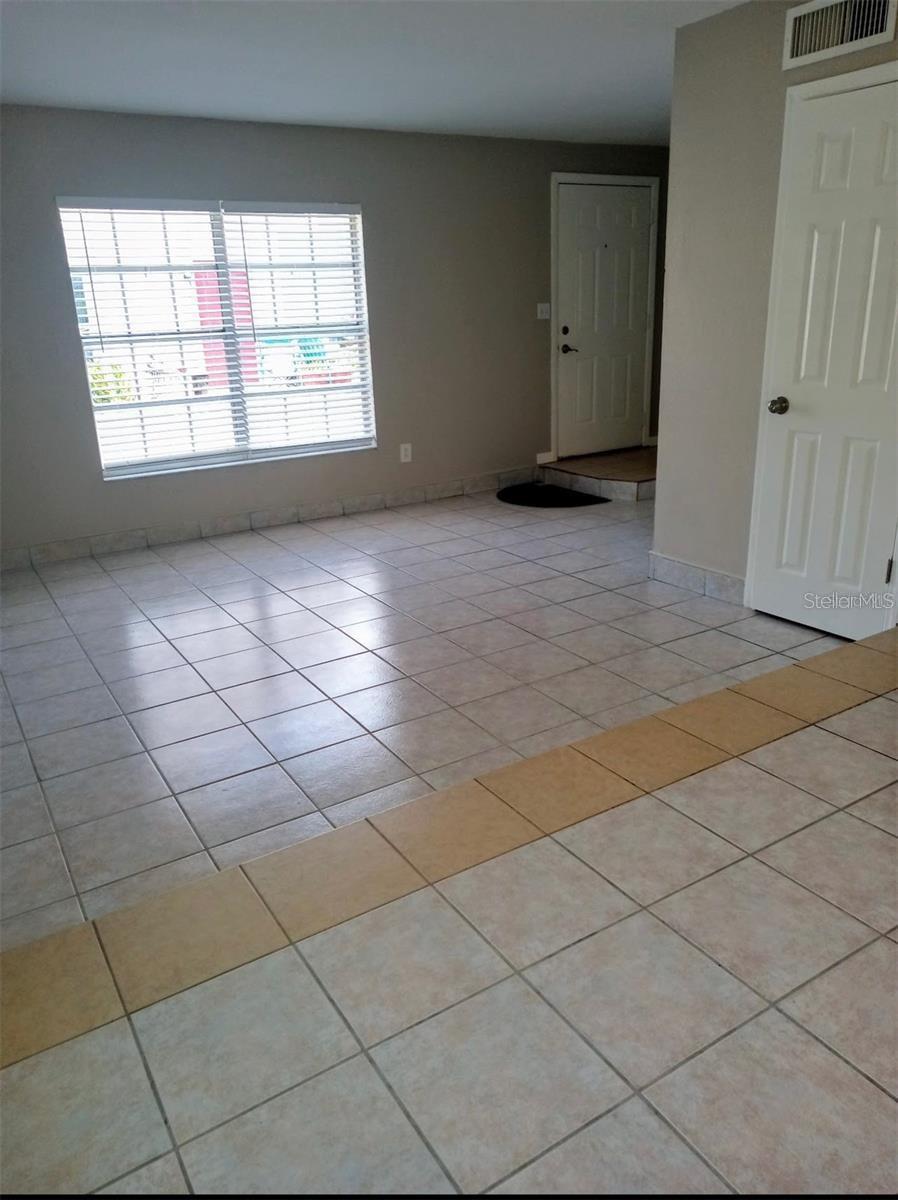 Image 5 of 20 For 5708 Townhouse Dr  5708