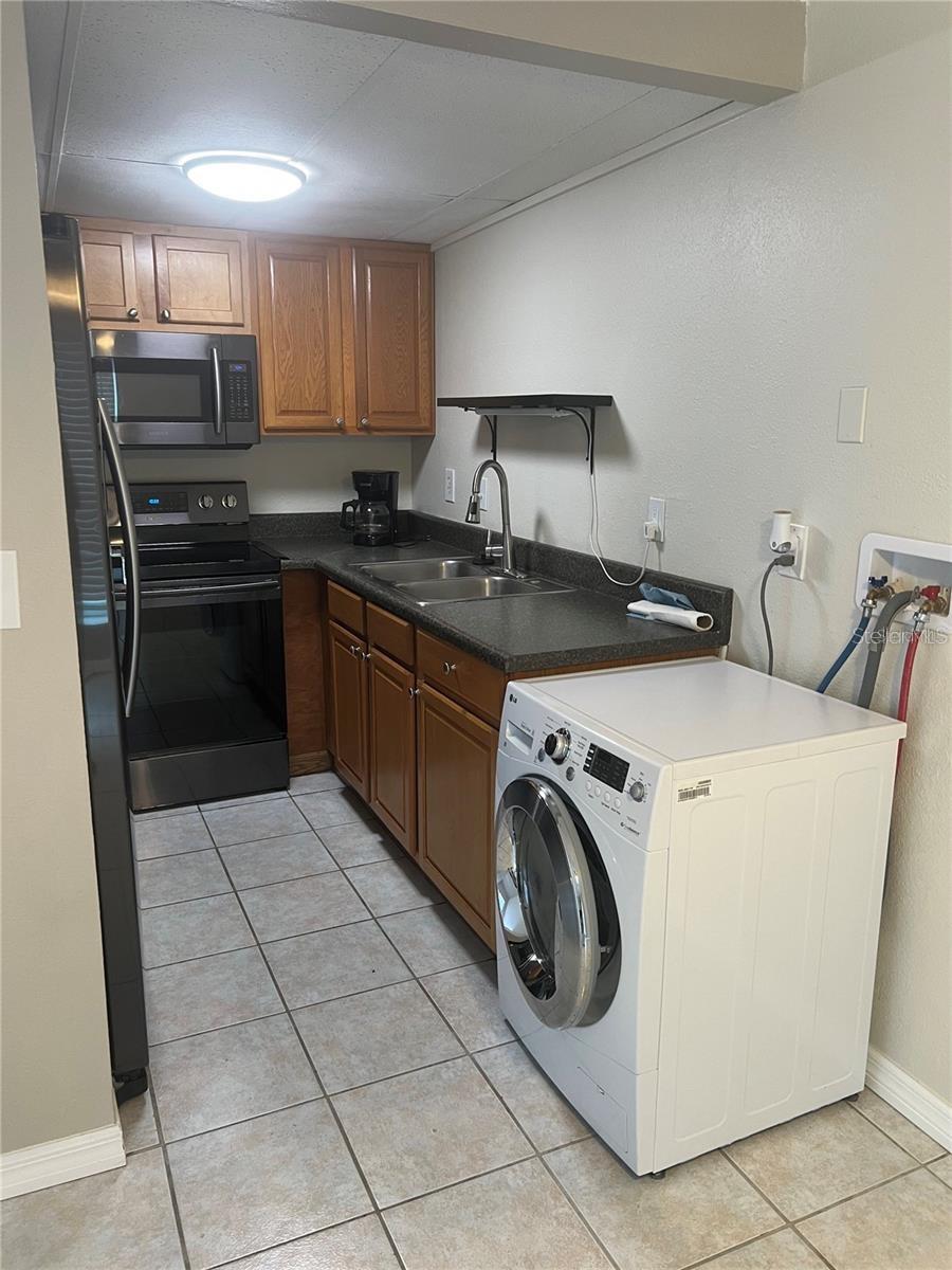 Image 8 of 20 For 5708 Townhouse Dr  5708