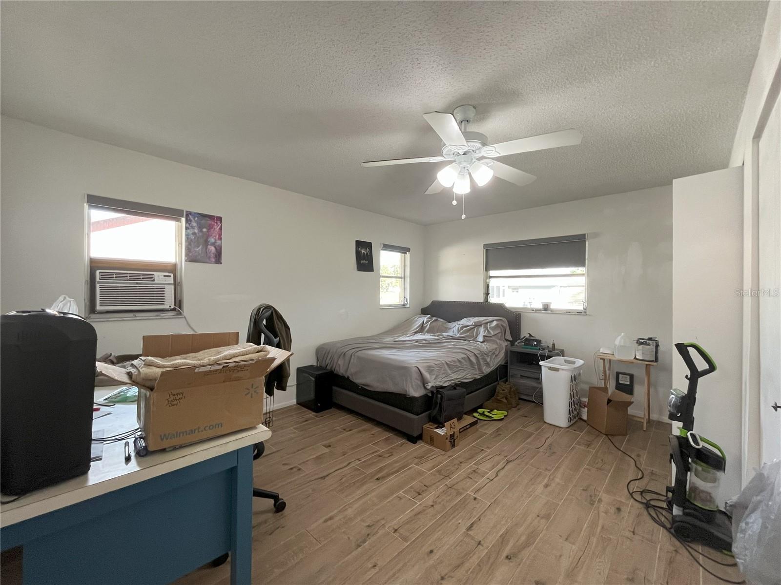 Image 19 of 23 For 10458 Clingman Street