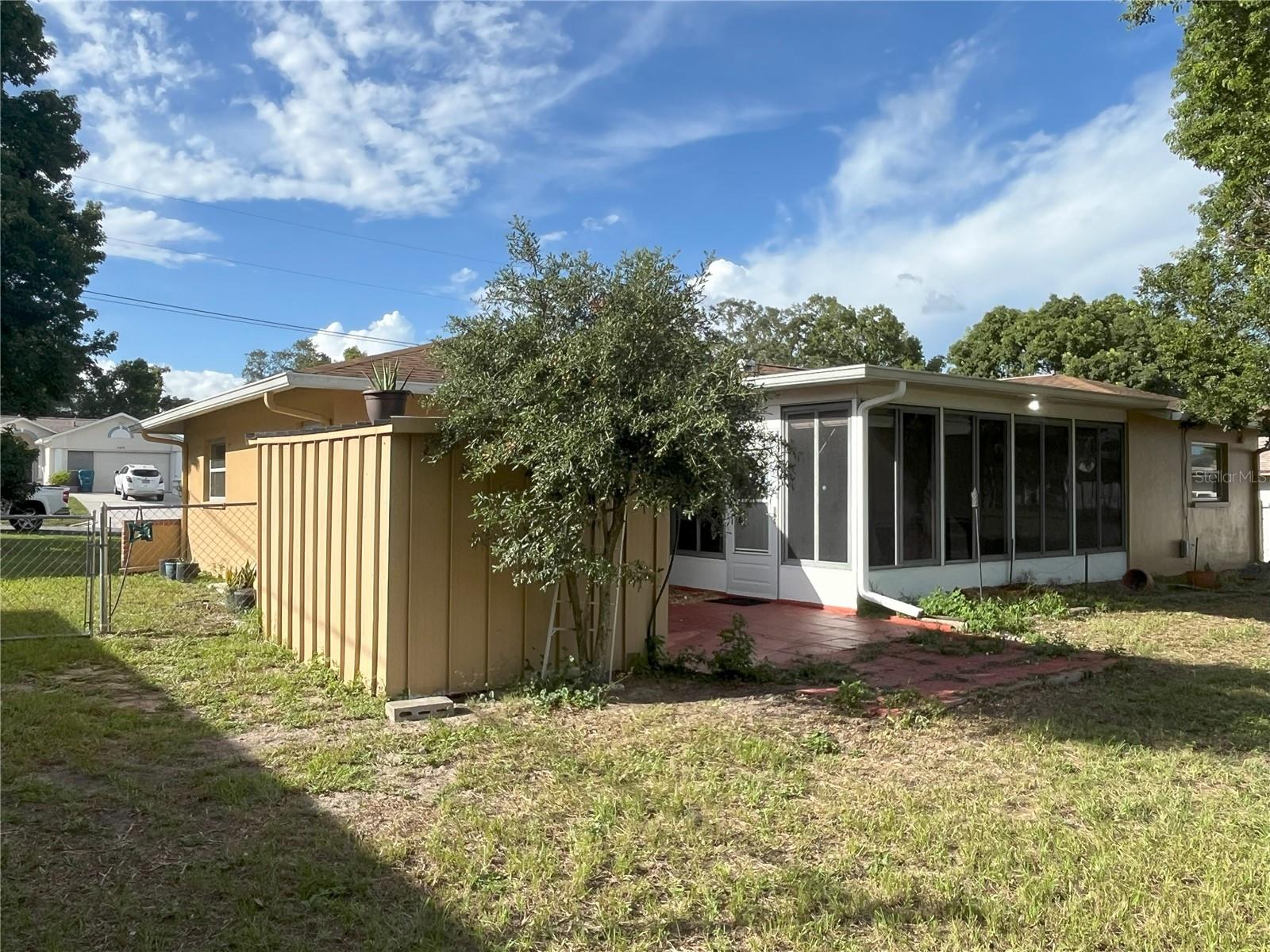 Image 4 of 23 For 10458 Clingman Street