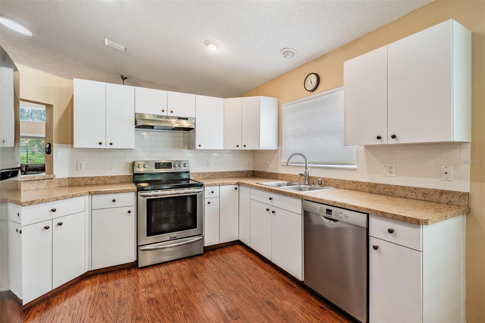 Image 9 of 29 For 1045 Trafalgar Drive