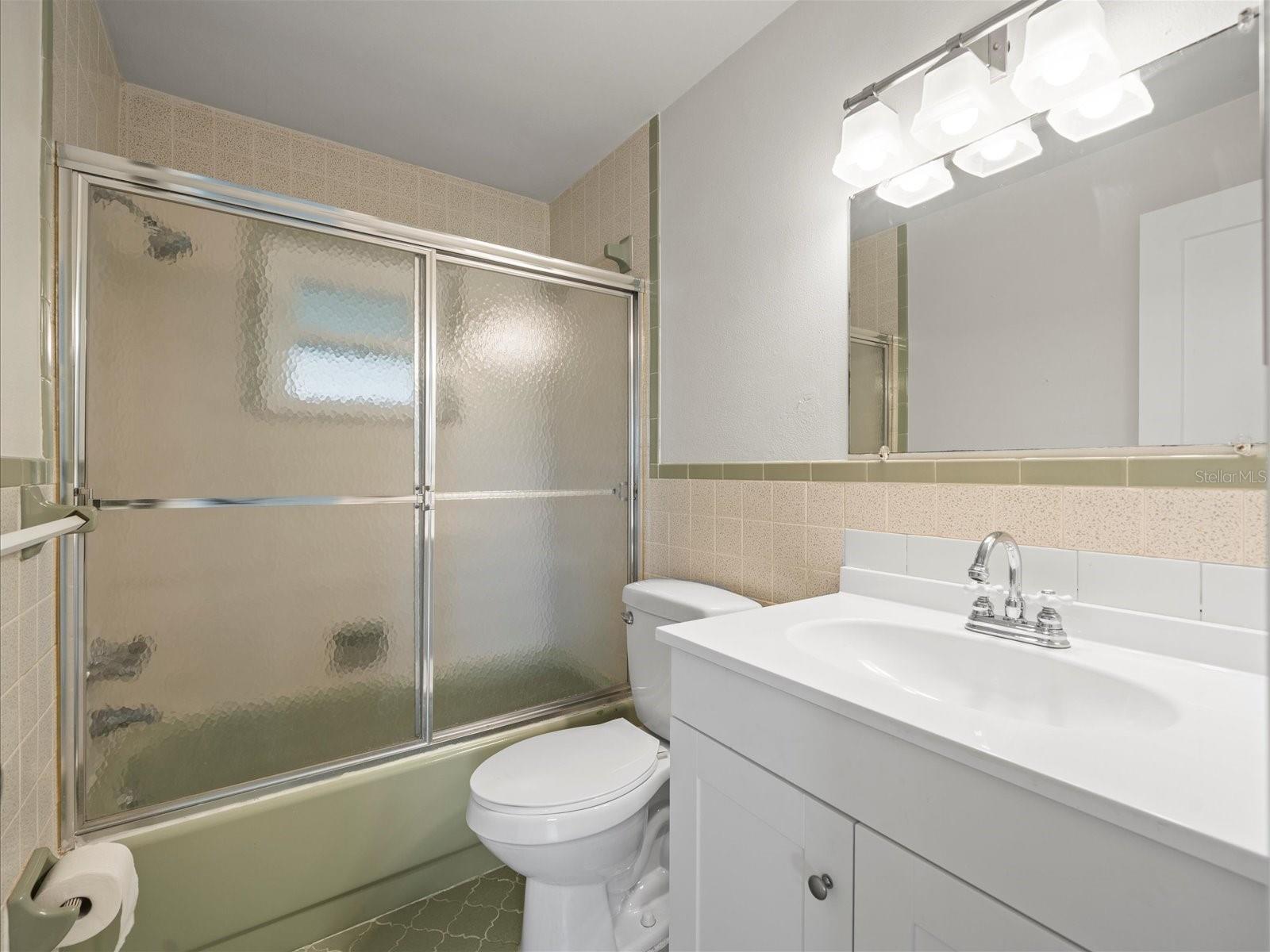 Listing photo id 24 for 4331 Tahiti Drive