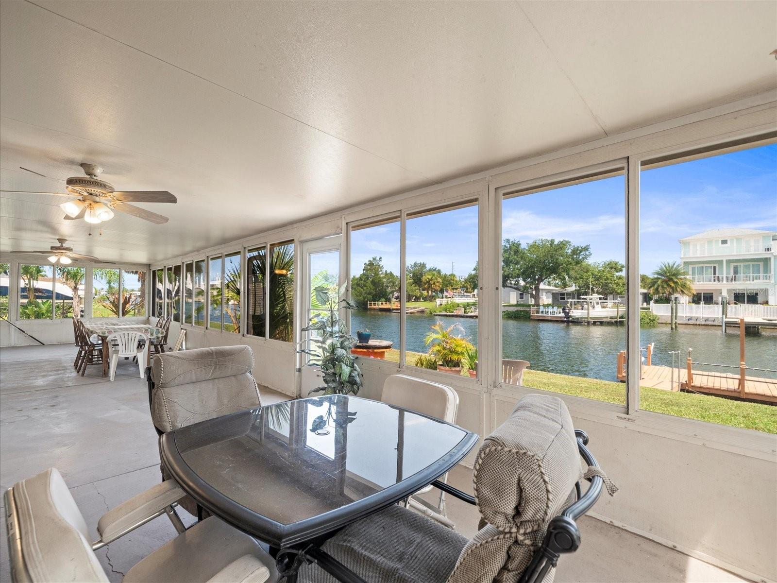 Listing photo id 28 for 4331 Tahiti Drive