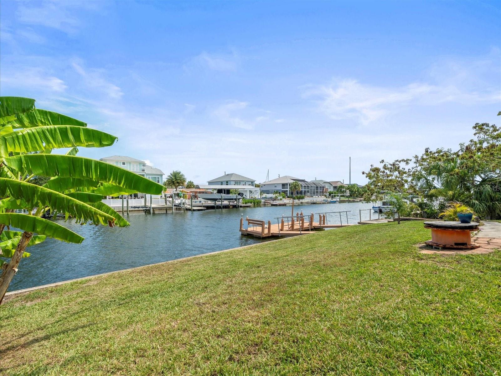 Listing photo id 29 for 4331 Tahiti Drive
