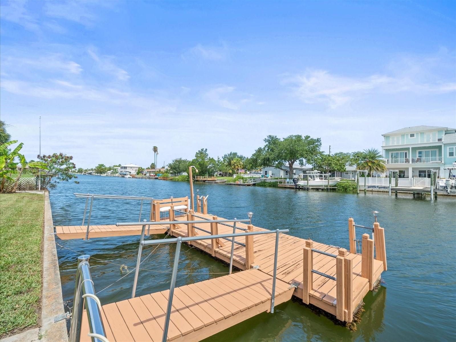 Listing photo id 32 for 4331 Tahiti Drive