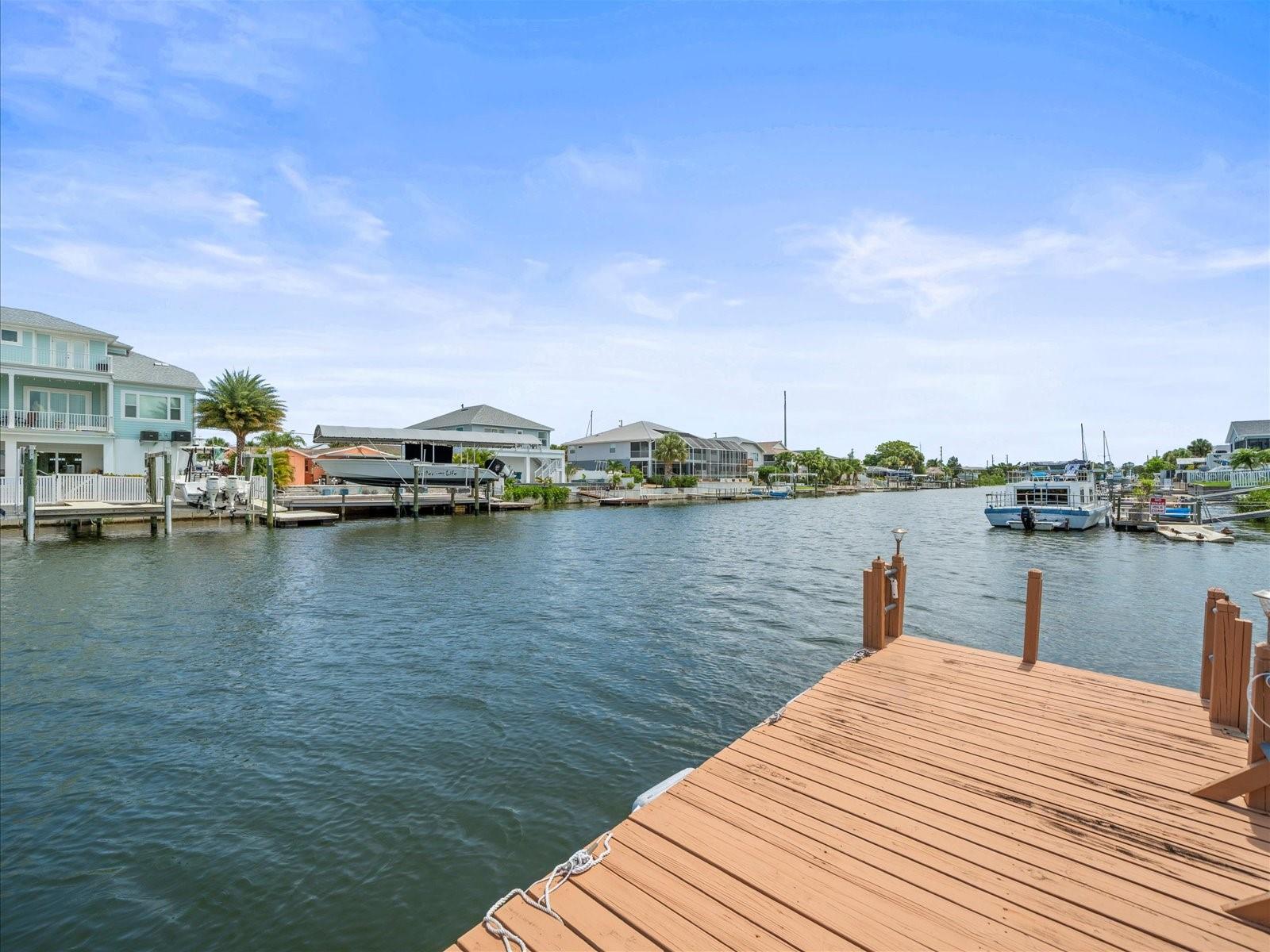 Listing photo id 35 for 4331 Tahiti Drive
