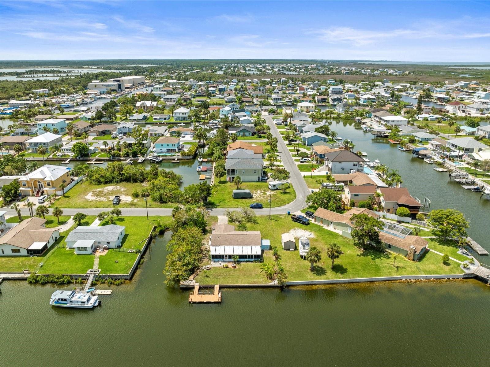 Listing photo id 44 for 4331 Tahiti Drive