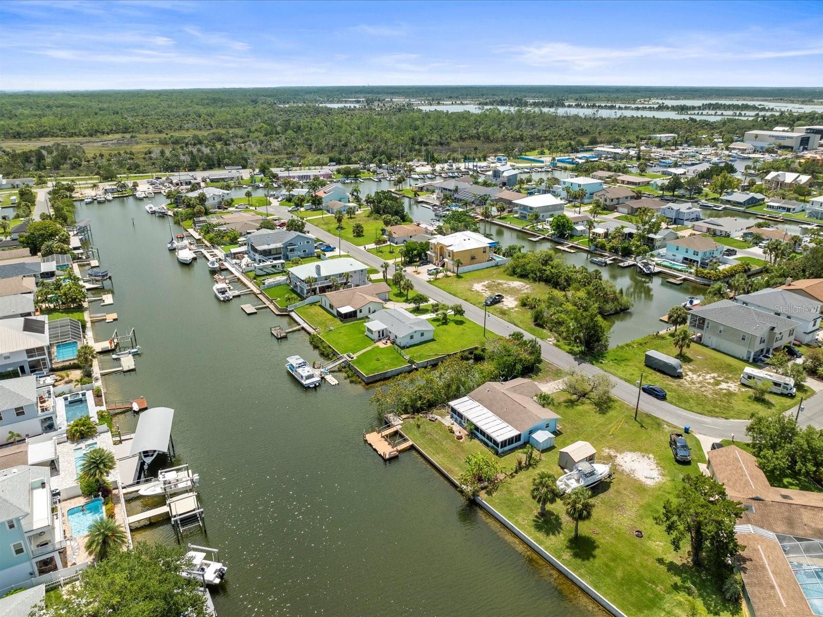 Listing photo id 45 for 4331 Tahiti Drive