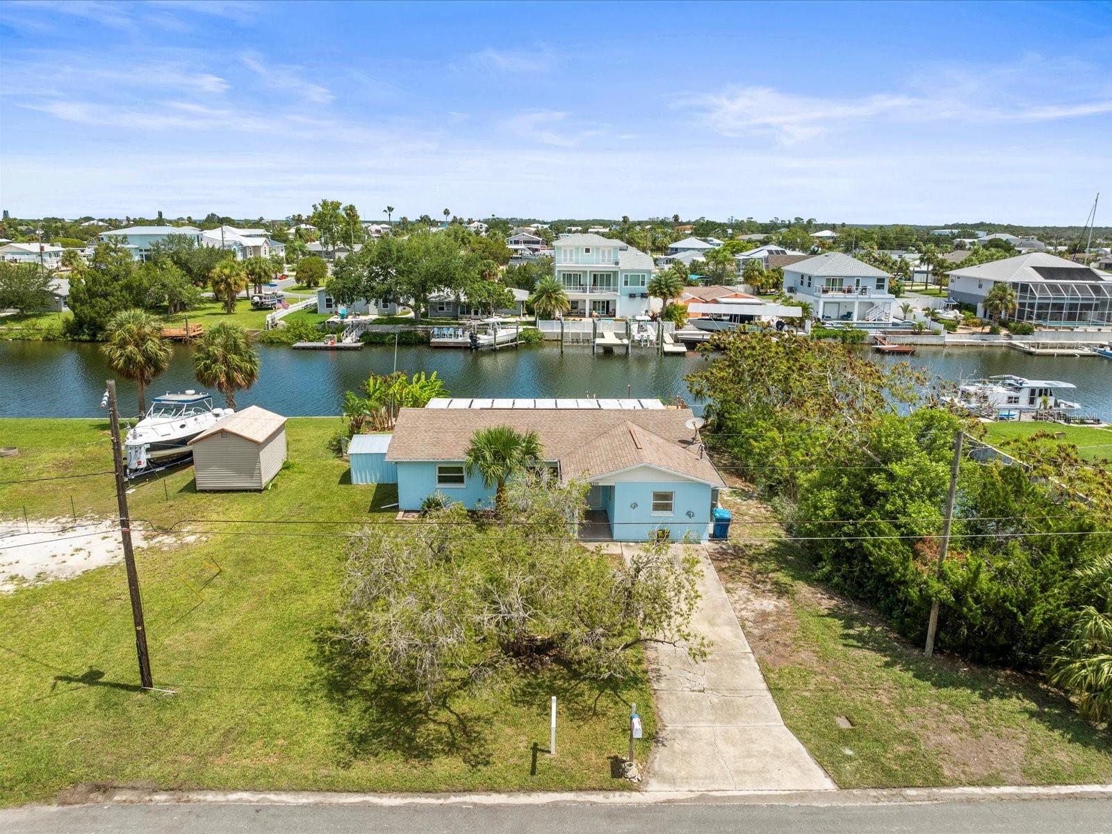 Listing photo id 49 for 4331 Tahiti Drive