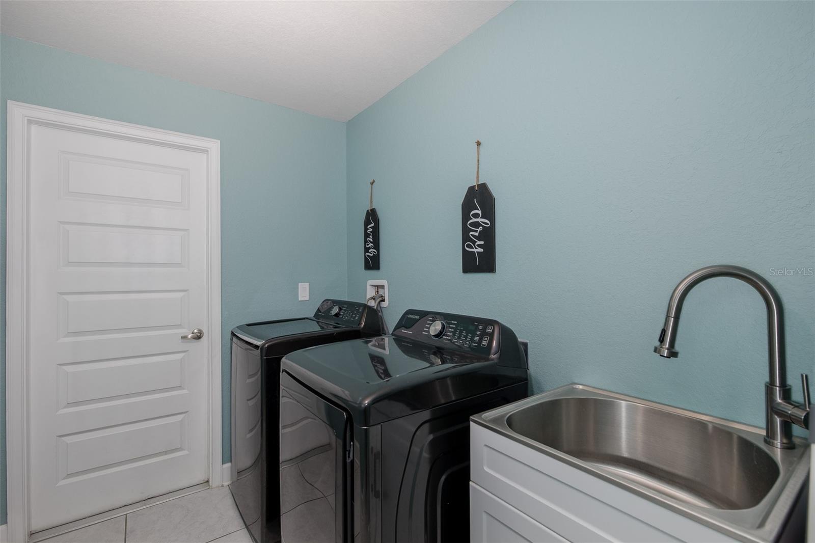 Image 24 of 57 For 2027 Fentress Court