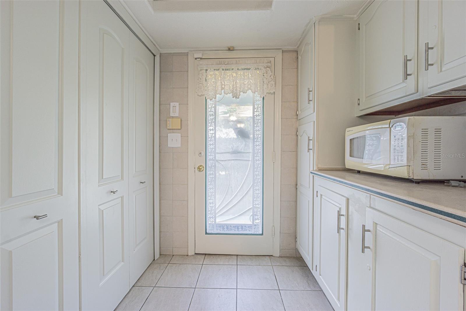 Image 17 of 67 For 6682 Richard Drive