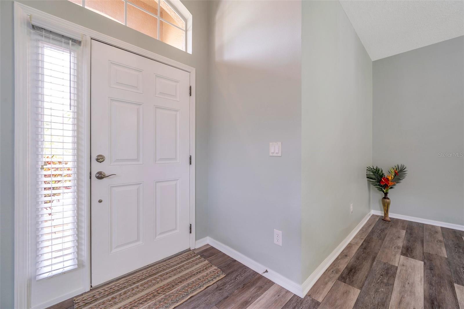 Image 10 of 100 For 10925 Oyster Bay Circle