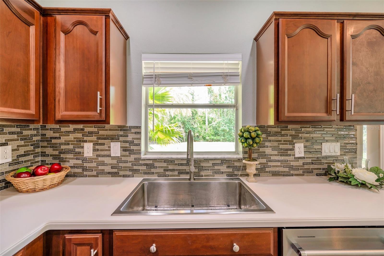 Image 27 of 100 For 10925 Oyster Bay Circle