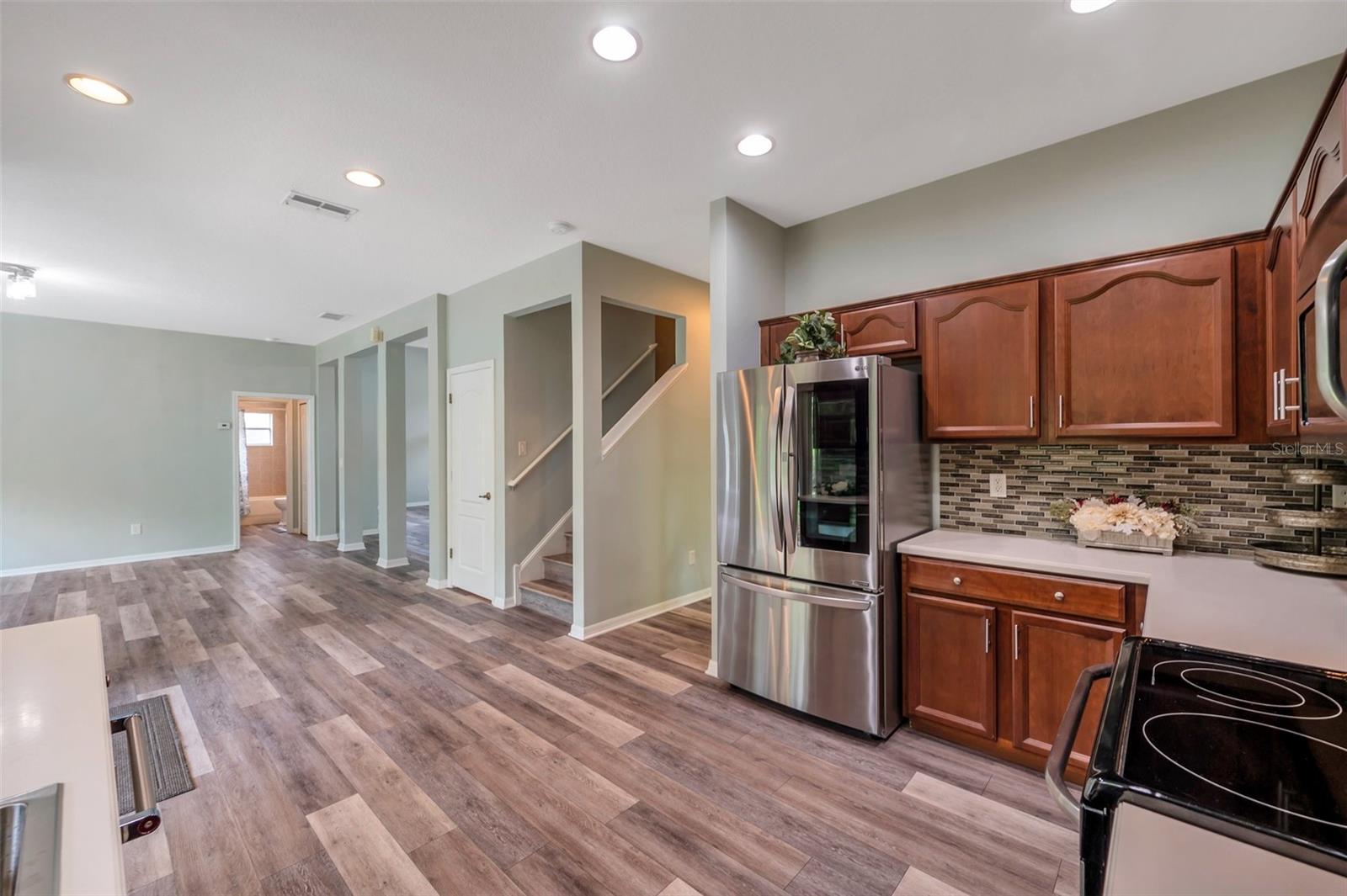 Image 29 of 100 For 10925 Oyster Bay Circle