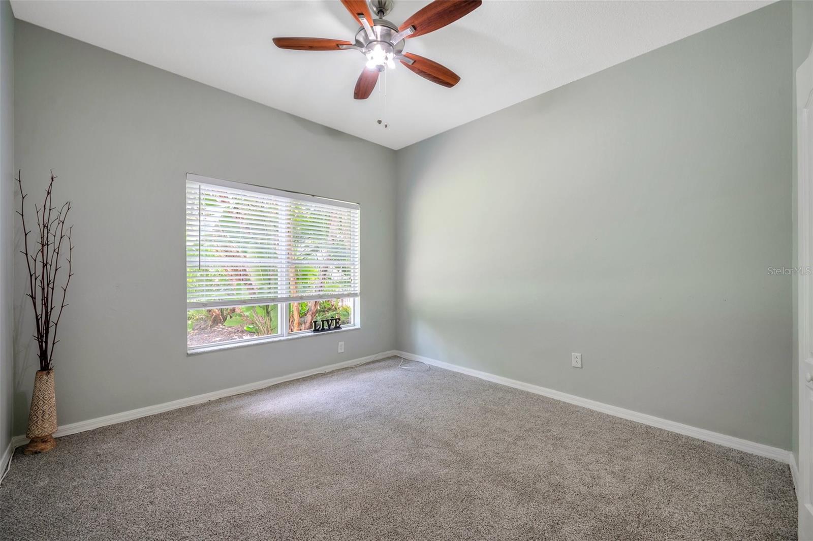 Image 30 of 100 For 10925 Oyster Bay Circle