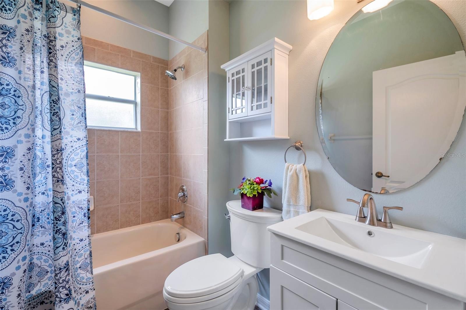 Image 34 of 100 For 10925 Oyster Bay Circle