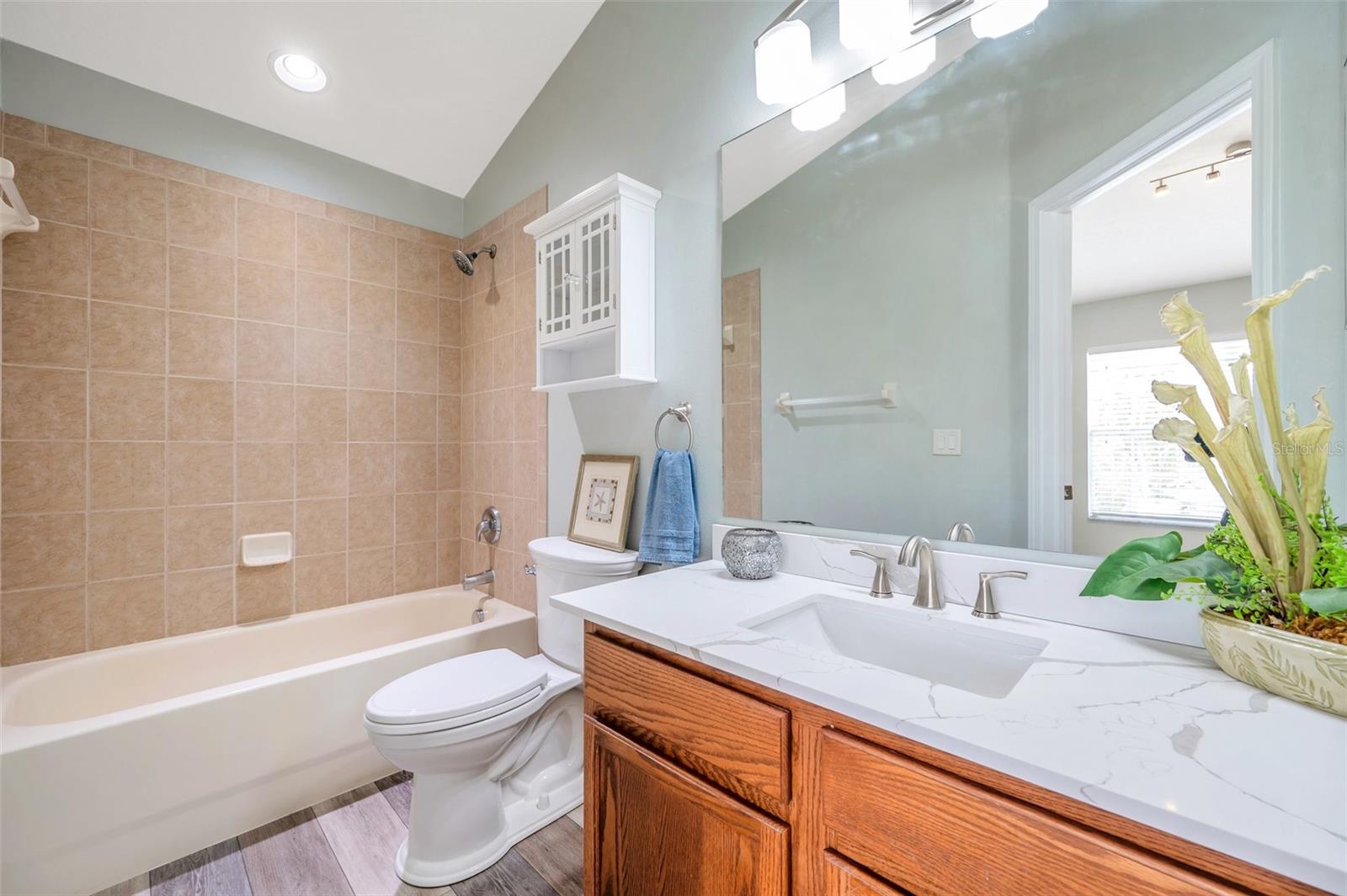 Image 53 of 100 For 10925 Oyster Bay Circle