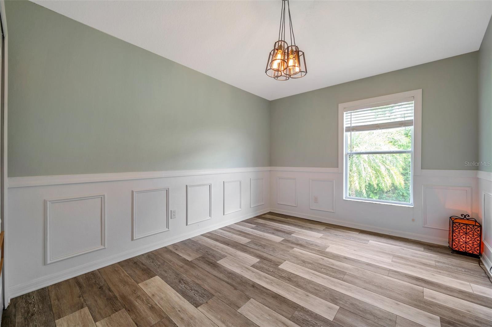Image 56 of 100 For 10925 Oyster Bay Circle