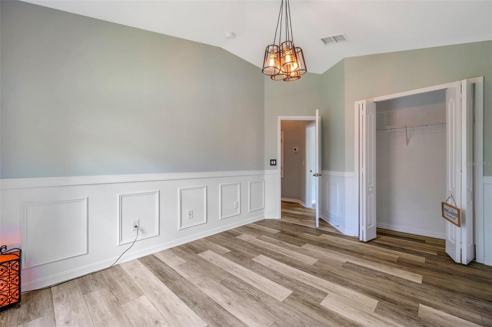 Image 58 of 100 For 10925 Oyster Bay Circle