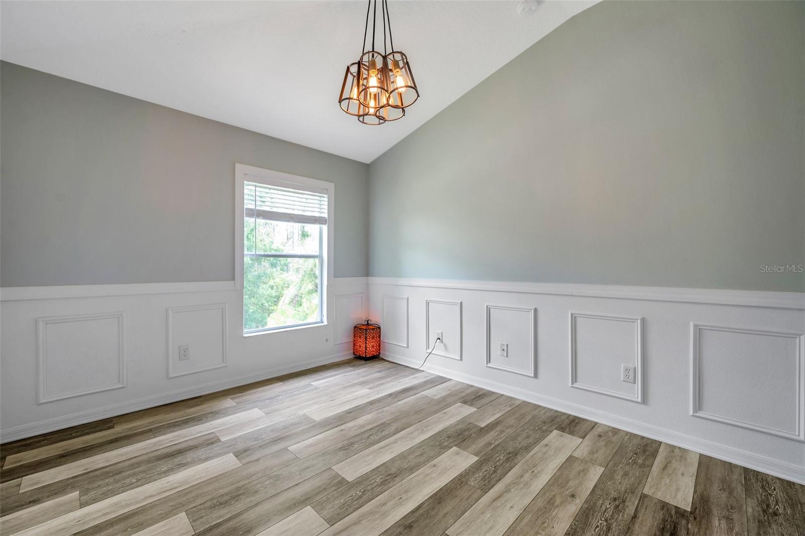 Image 59 of 100 For 10925 Oyster Bay Circle