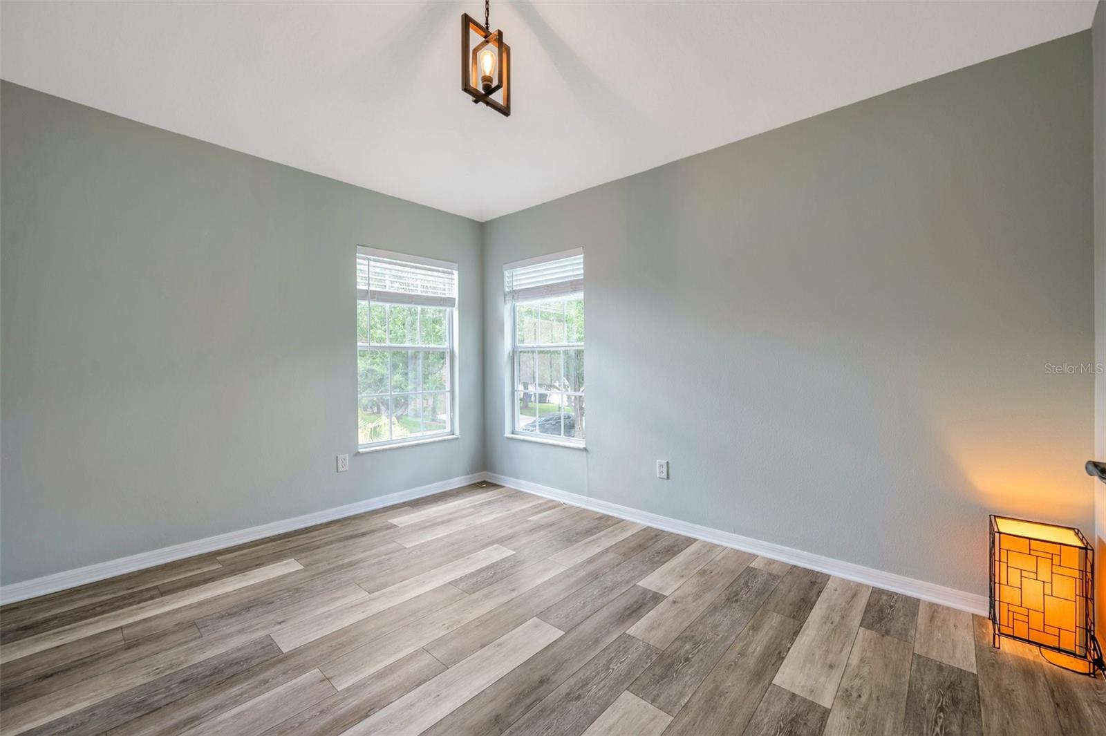 Image 60 of 100 For 10925 Oyster Bay Circle
