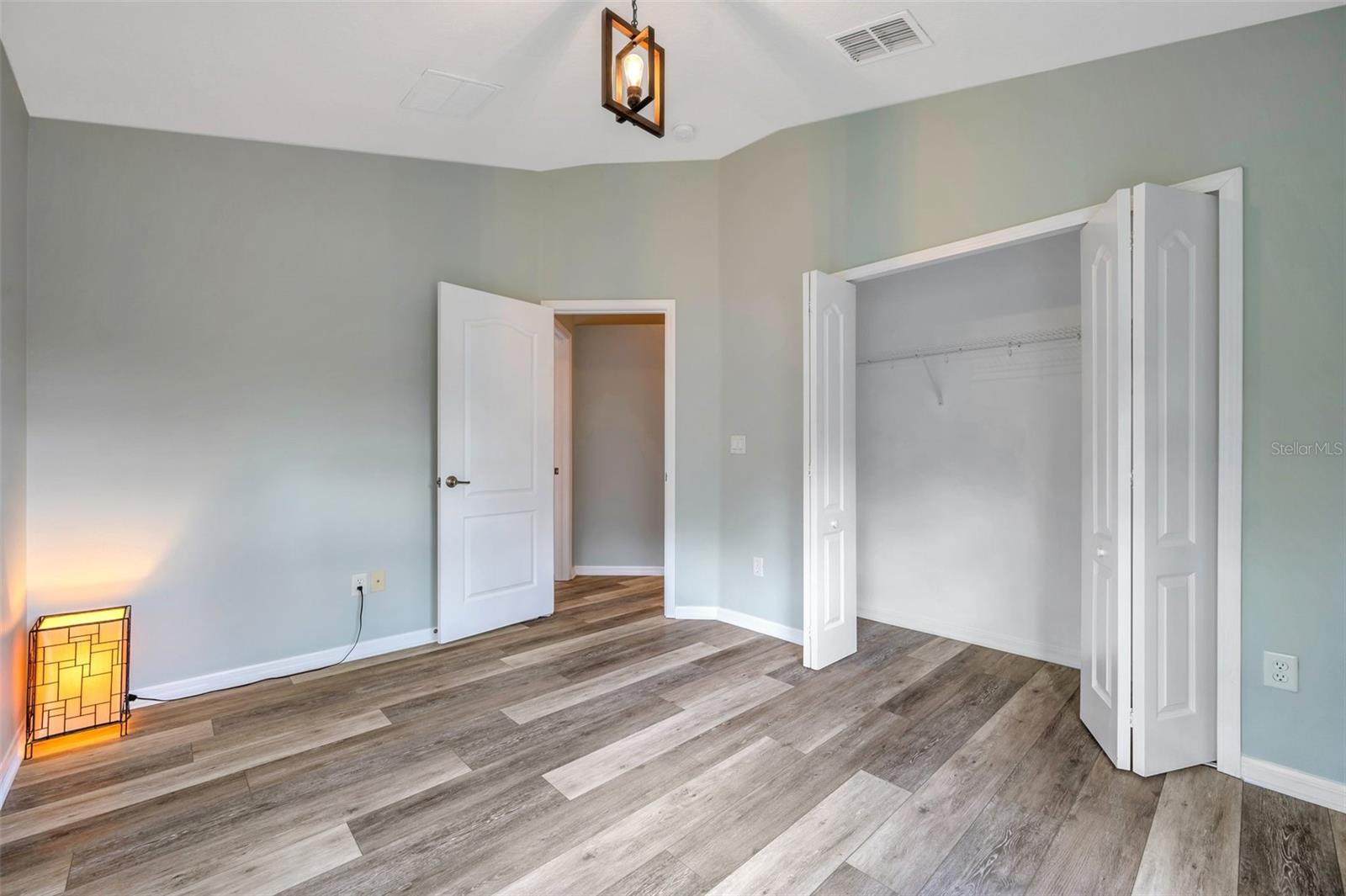 Image 62 of 100 For 10925 Oyster Bay Circle