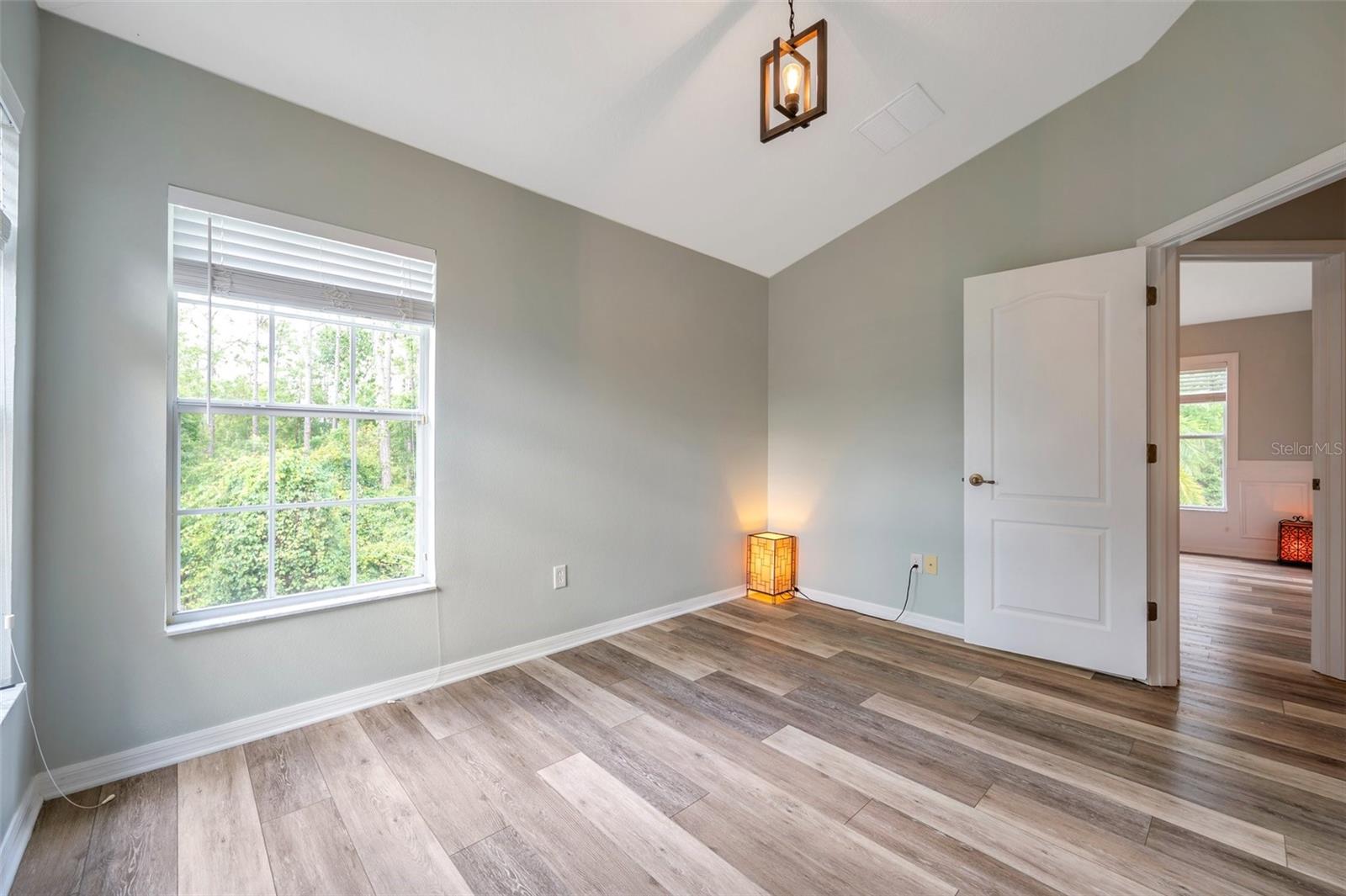 Image 63 of 100 For 10925 Oyster Bay Circle