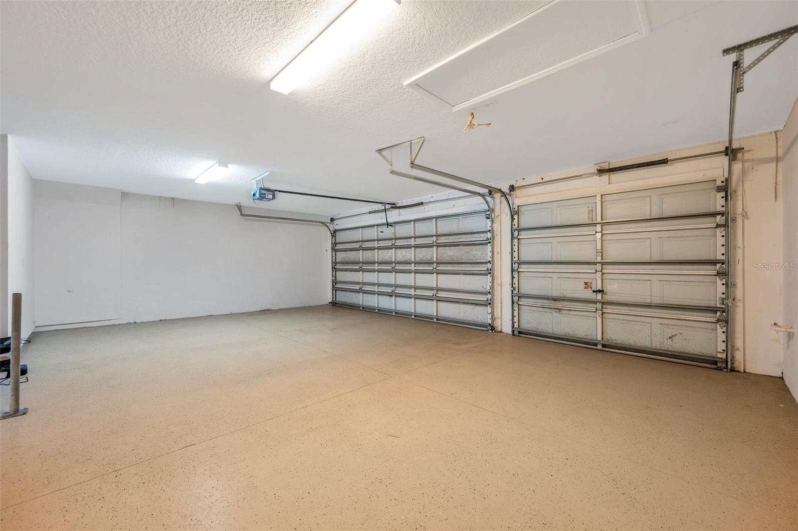 Image 68 of 100 For 10925 Oyster Bay Circle