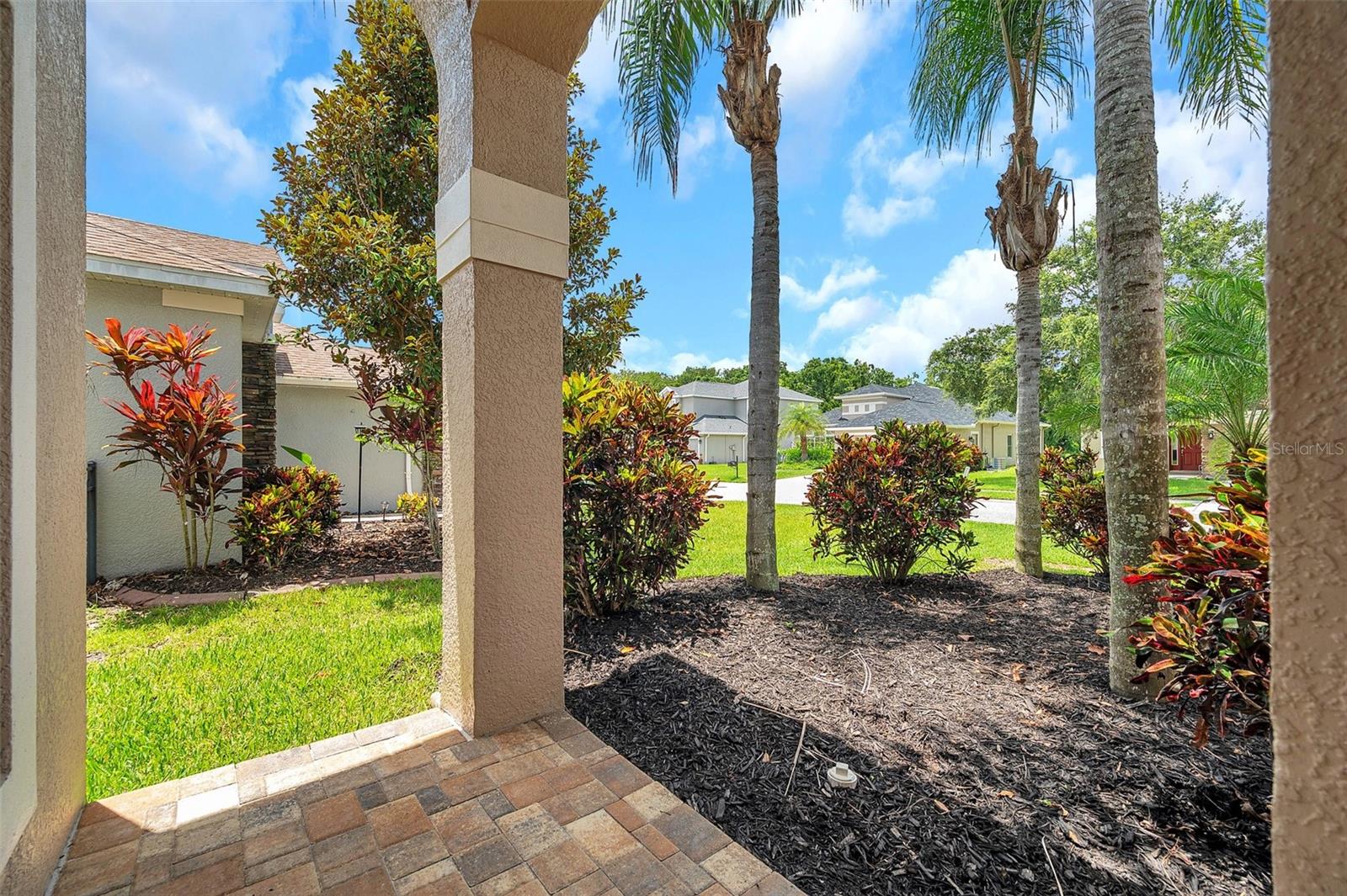 Image 7 of 100 For 10925 Oyster Bay Circle