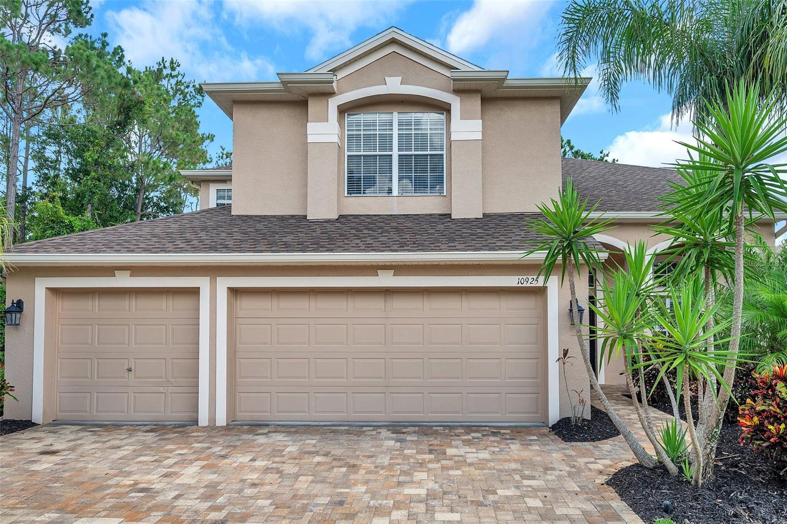 Image 79 of 100 For 10925 Oyster Bay Circle