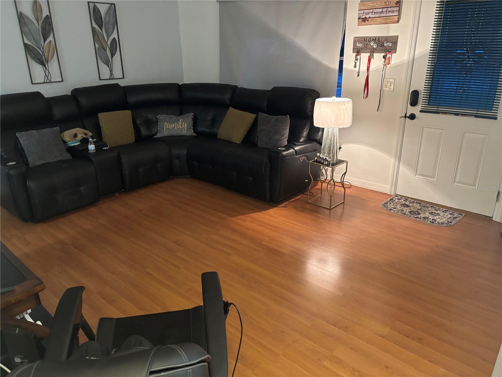 Image 4 of 13 For 9536 Mayson Street