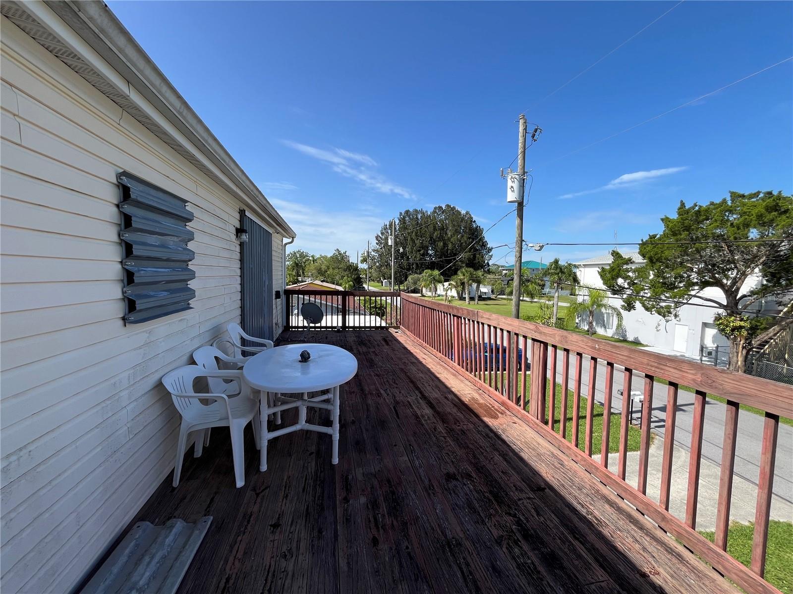Image 15 of 22 For 14984 Edgewater Circle