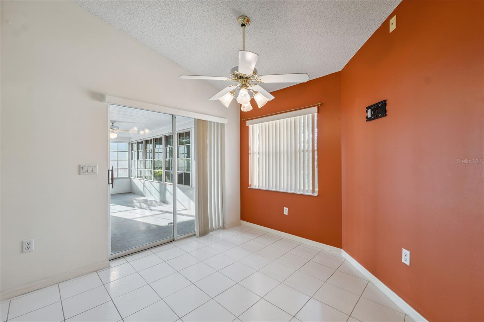 Image 16 of 59 For 10394 Ireland Street