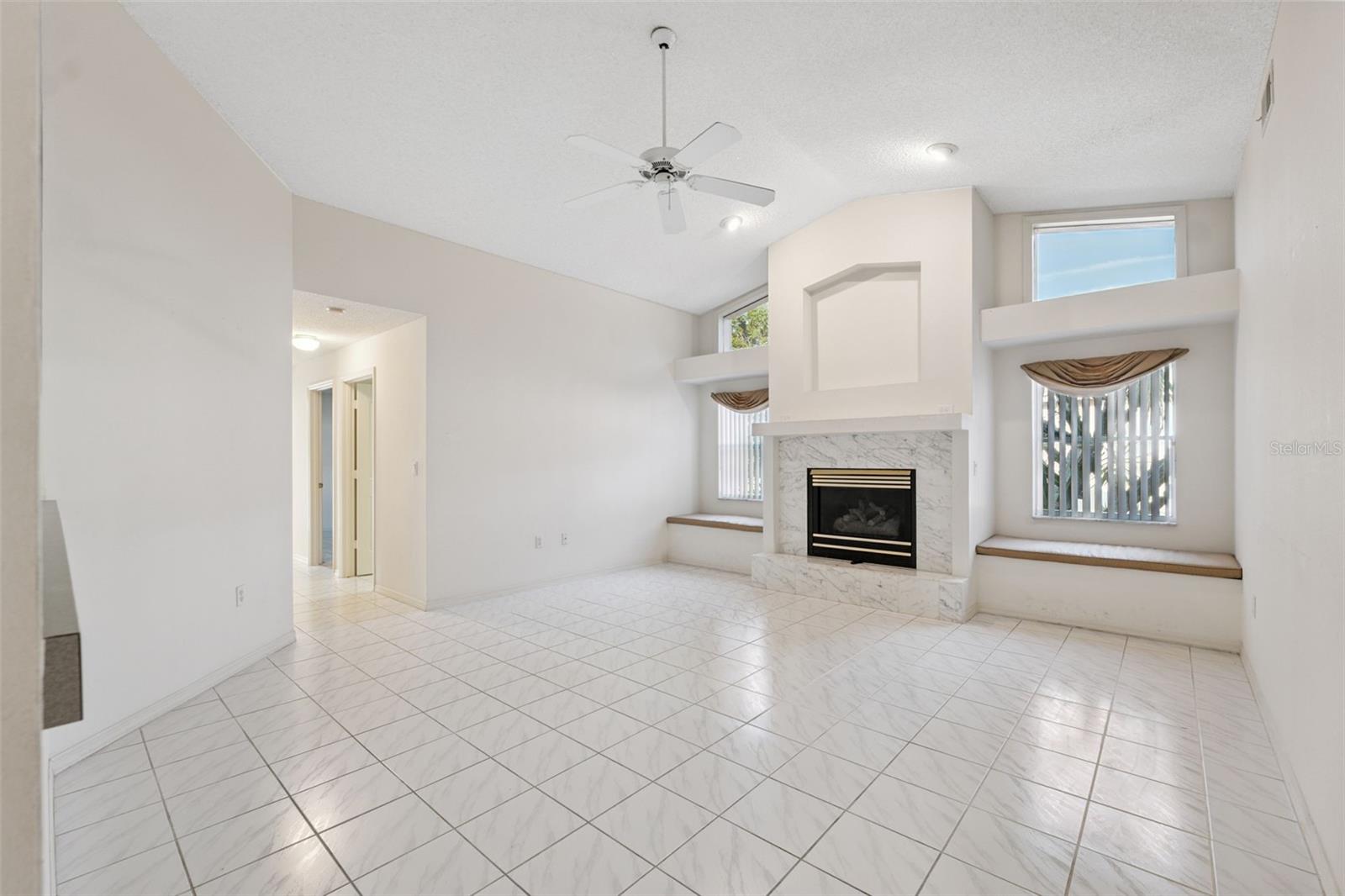 Image 19 of 59 For 10394 Ireland Street