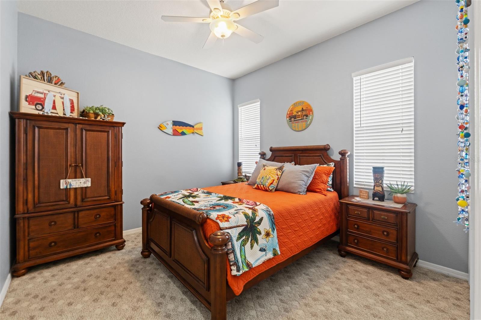 Listing photo id 12 for 3901 Sandalwood Drive