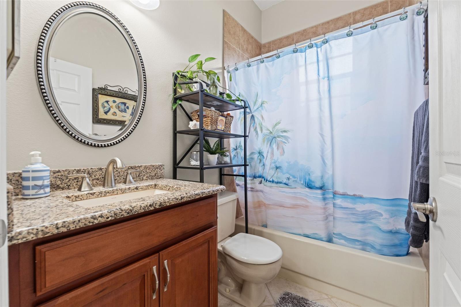 Listing photo id 14 for 3901 Sandalwood Drive