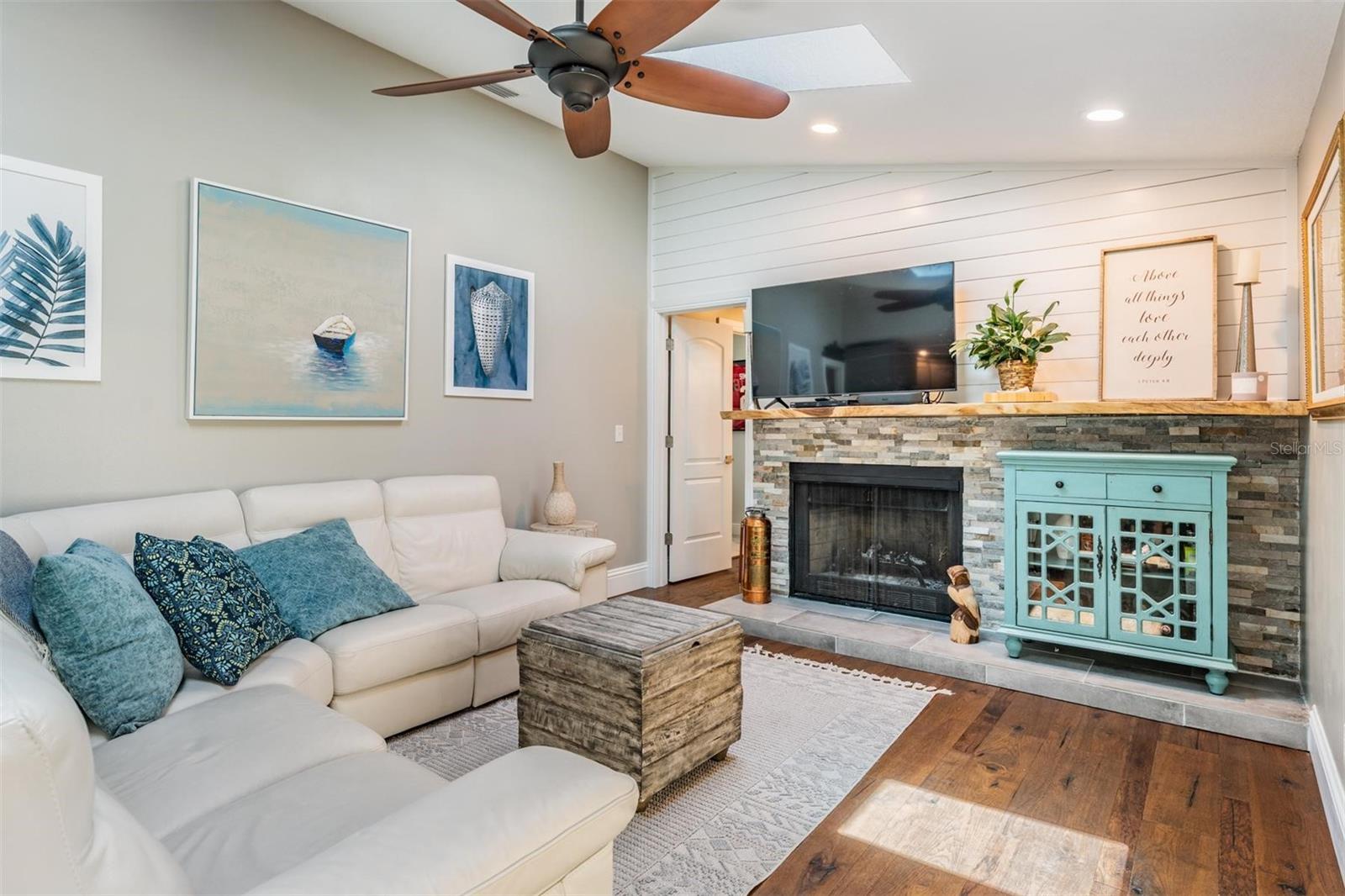 Listing photo id 12 for 3180 Masters Drive