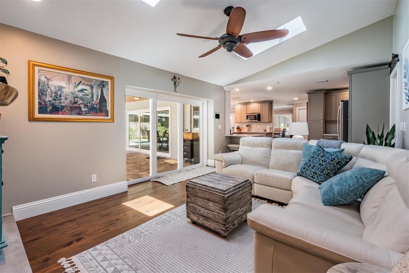 Listing photo id 14 for 3180 Masters Drive