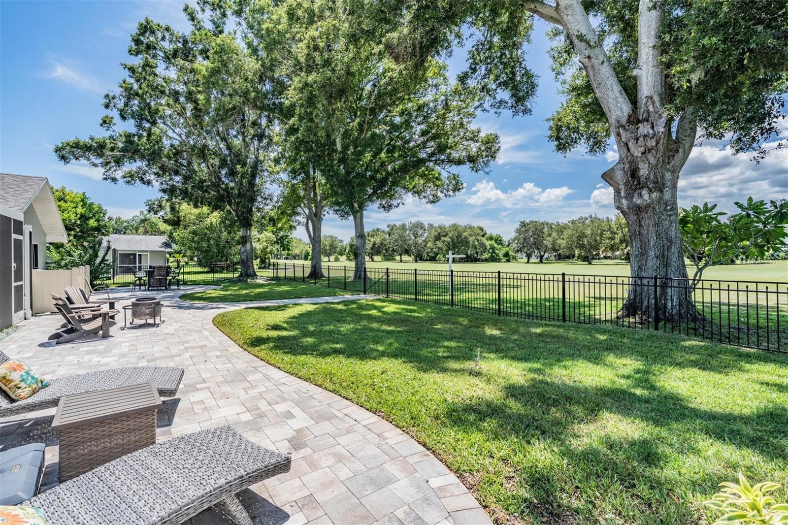 Listing photo id 0 for 3180 Masters Drive
